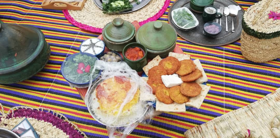 نمایشگاه غذاهای محلی دانش آموزان باران اندیشه به مناسبت روز رشت